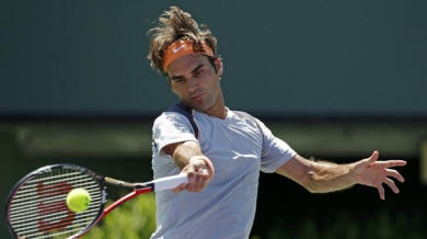 Федерер се изравни с легендата Сампрас по победи