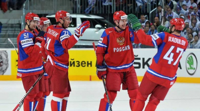 Русия би Словакия на световното по хокей на лед