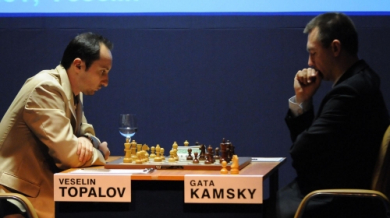 Веско Топалов с второ равенство срещу Камски