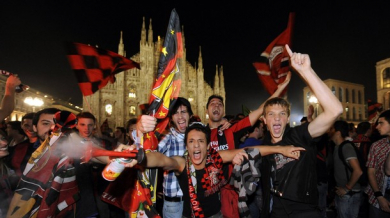 Десетки хиляди празнуваха триумфа на Милан