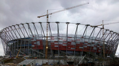 Работник загина на строежа на стадион за Евро 2012