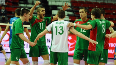 България разби Дания с 3:0 гейма