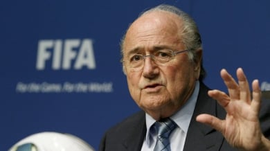 ФИФА разследва Блатер