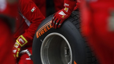 Пирели: Трябва да се забрани смяната на гуми при червен флаг