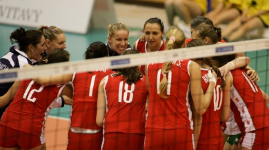 Важна победа за жените на волейбол, запазиха първото място в Евролигата