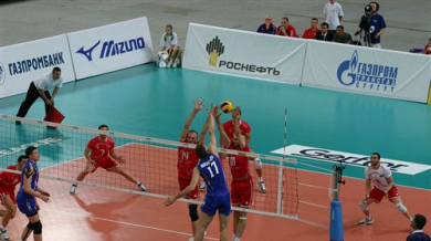 Волейболните герои удариха непобедената Русия, запазват шанс за финалите 