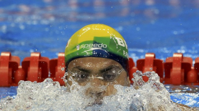 Бразилец със световна титла на 50 метра бруст