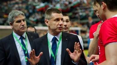 Шефовете на волейбола решиха: Радо Стойчев остава засега