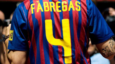 Фабрегас се връща в игра за Барса