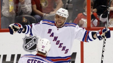 Ню Йорк Рейнджърс с пета поредна победа в НХЛ