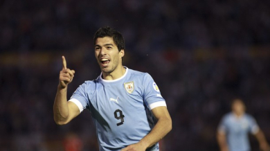 Луис Суарес с четири гола за успех на Уругвай - ВИДЕО