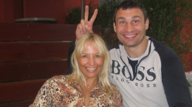 Гадове преписаха “ШОУ” за лудата любов между Деси Кирова и Кличко
