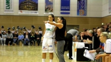 Жена стана треньор на професионален мъжки баскетболен отбор
