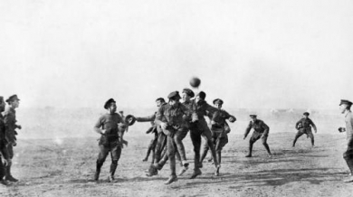 Футболният мач, който спря войната на Коледа