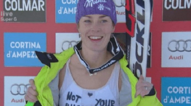 Словенска скиорка показа сутиена си на пистата