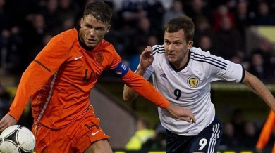 Шотландия и Холандия оставиха младежите ни в играта за Евро 2013