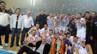 Наш треньор вдигна Купата на Македония след победа над Иван Лилов