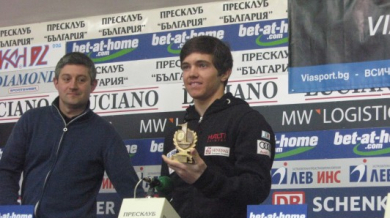 Алберт Попов спечели супергигантския слалом за купа „Ла Скара”