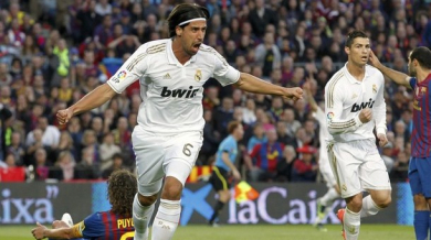 Реал (Мадрид) би Барса на &quot;Камп Ноу&quot; и докосва рекордна 32-а титла - ВИДЕО