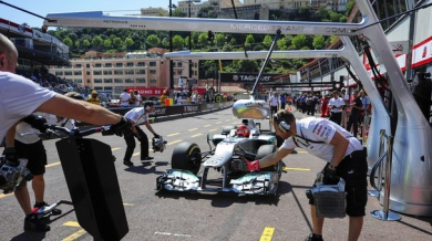 Шумахер спечели 69-а квалификация, Уебър тръгва първи в Монако