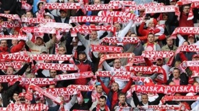 Тровят феновете на Евро 2012 с екипи