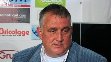 Петър Курдов става на 51 години