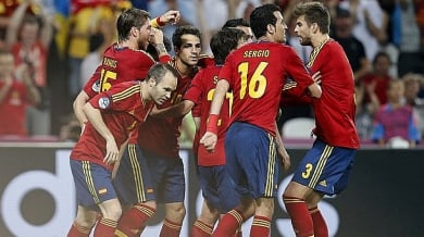 Испания на полуфинал, изхвърли слаба Франция