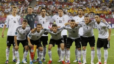 Германия среща Аржентина след отпадането от Евро 2012