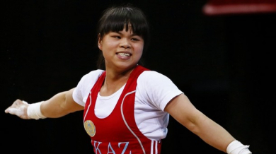 Казахстанка със злато, световен и олимпийски рекорд в щангите