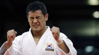 Кореец триумфира в категория до 90 кг в джудото