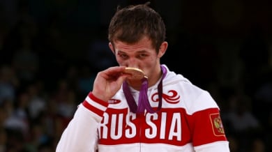 Руснакът Хугаев е първи при борците до 84 кг