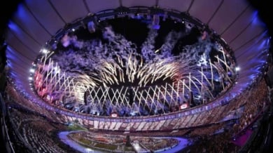 Джордж Майкъл и “Спайс гърлс” пеят на закриването на Игрите