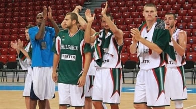 Баскетболистите заминаха за Баку
