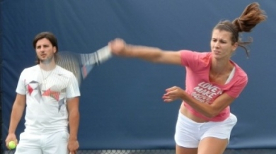 Пиронкова разочарова преди US Open, гаджето й плътно до нея