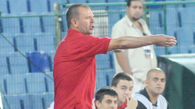 Стойчо Младенов за първи път без победа в два поредни мача начело на ЦСКА