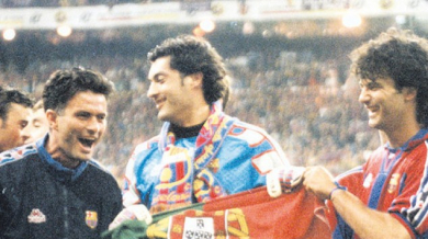 Моуриньо пее химна на Барселона със Стоичков, празнува купа