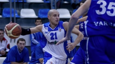Наш баскетболист с контузия в Румъния