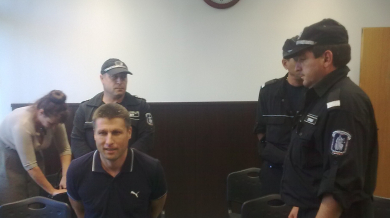 Врайков остава в ареста, глобиха журналист с 200 лева на делото