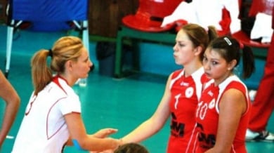 Измъчена победа за волейболистките на ЦСКА