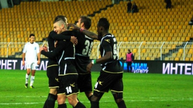 Черноморец на 1/8-финал след общ резултат 9:0