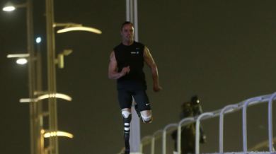 Оскар Писториус изпревари състезателен кон