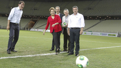 Дилма Русеф откри първия готов стадион за Световното в Бразилия