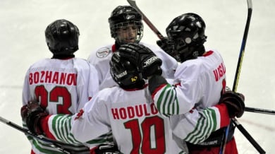 Трима от големите ни хокейни таланти на линия за Световното