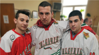 България почна със служебна победа на Световното по хокей