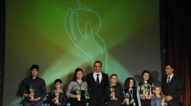 Над 600 деца се борят за награди от Димитър Бербатов
