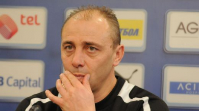 “Левски” започна без треньора