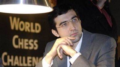 Крамник направи реми с Карлсен 