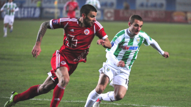 Български футболисти мизерстват без заплати