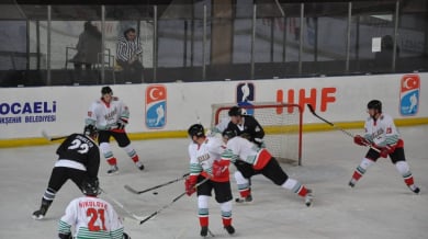 Драматична загуба за България по хокей