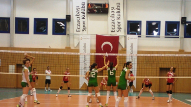 България загуби втората среща с Турция